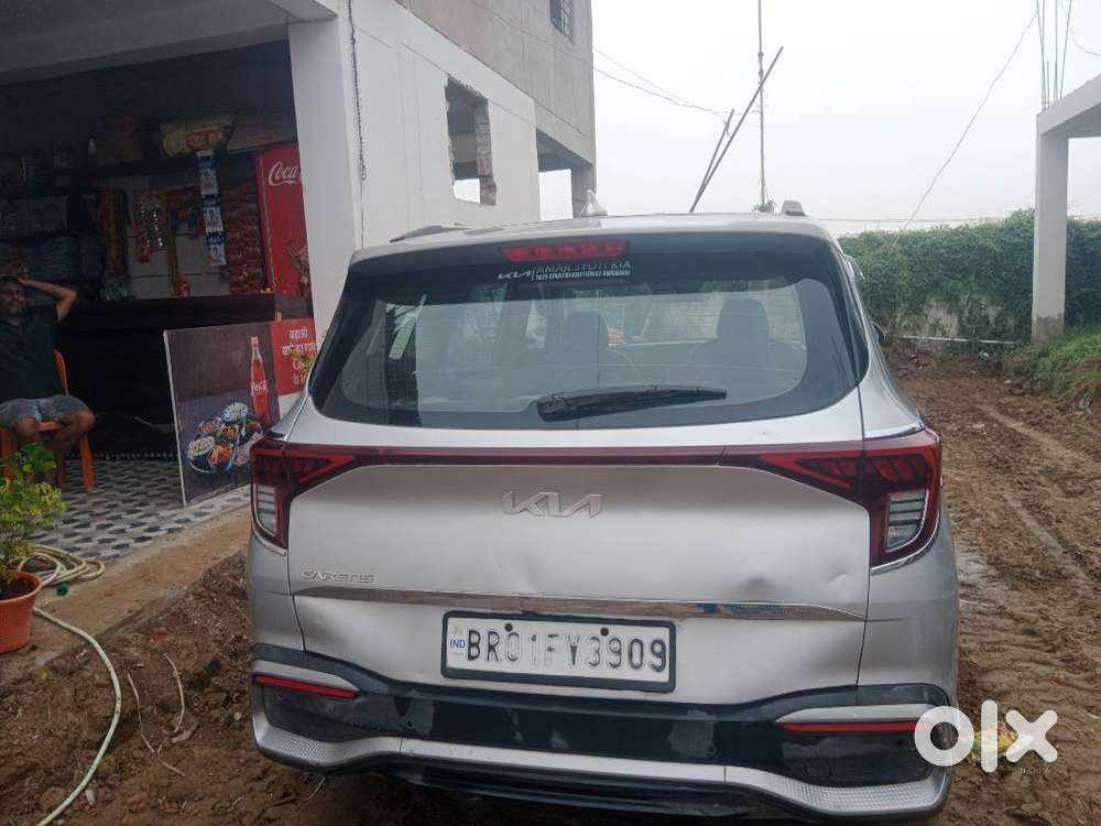 Kia Carens Prestige Plus 2022 Diesel 2-owner