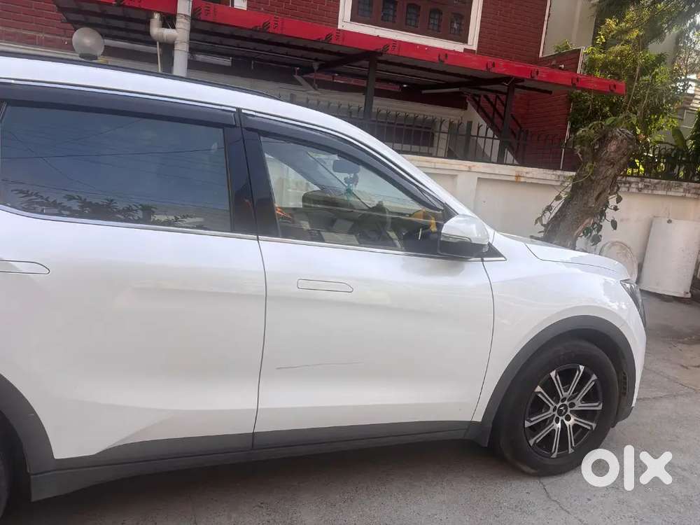 Mahindra Xuv700 Ax7l 2025