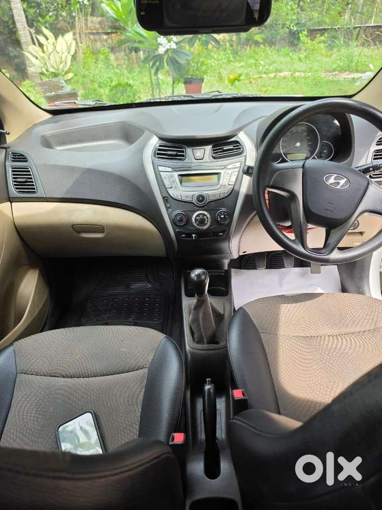 Hyundai Eon 2015 Sportz Petrol 62000 Km Company Service