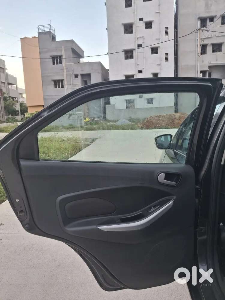 Ford Figo 1.2 Titanium Petrol 2016