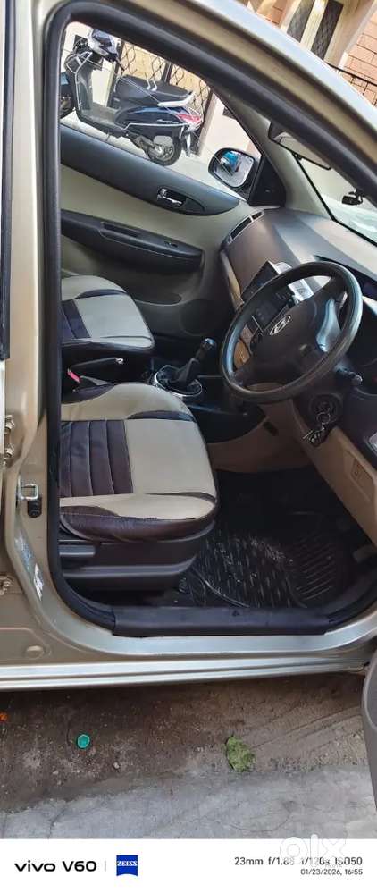 Hyundai I20 Magna Petrol 2011