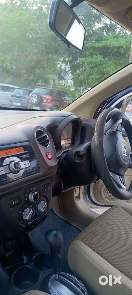 Honda Brio V Automatic, 2013, Petrol