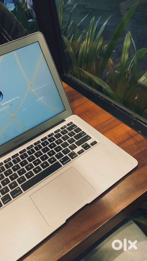 Macbook air 13 inch 2018 model