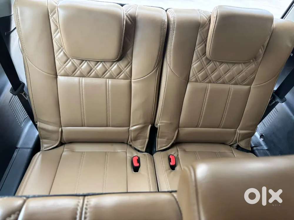 Mahindra Xuv500 W11 At Topend Sunroof 2018 Model Single Owner