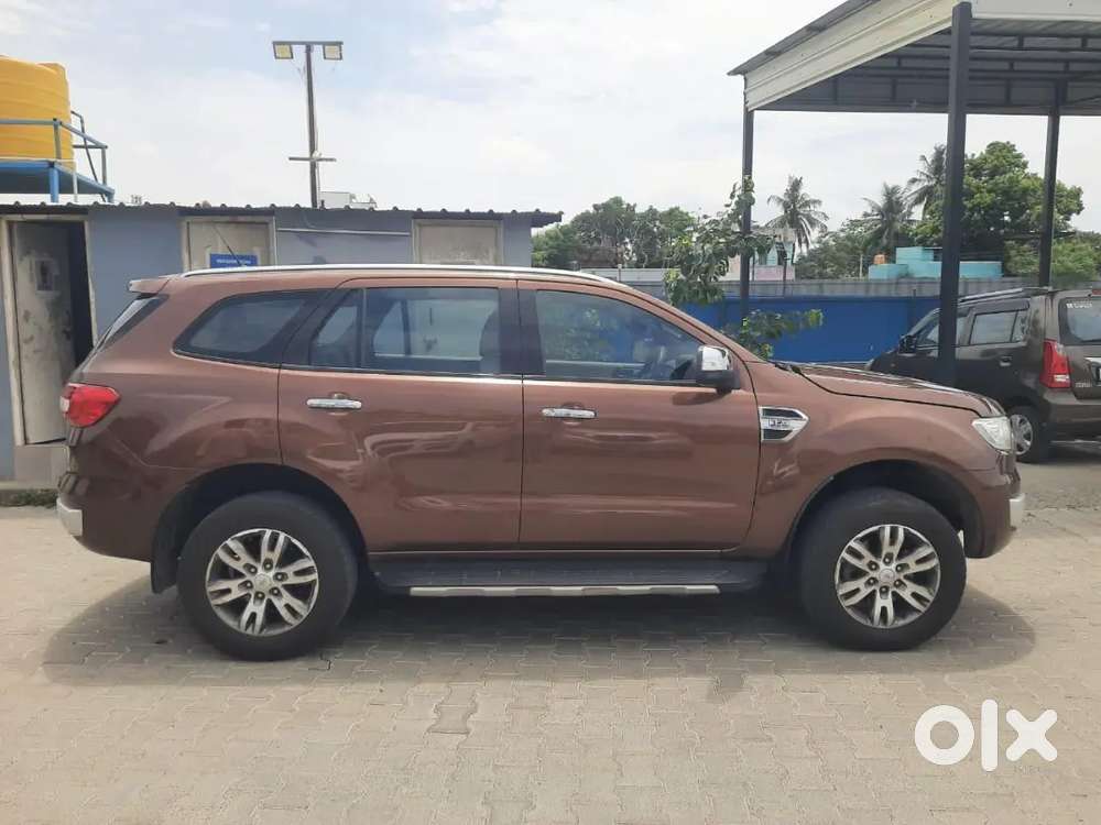 2017 Ford Endeavour 3.2 Titanium 4x4 At Diesel | 1.39 Lakh Km