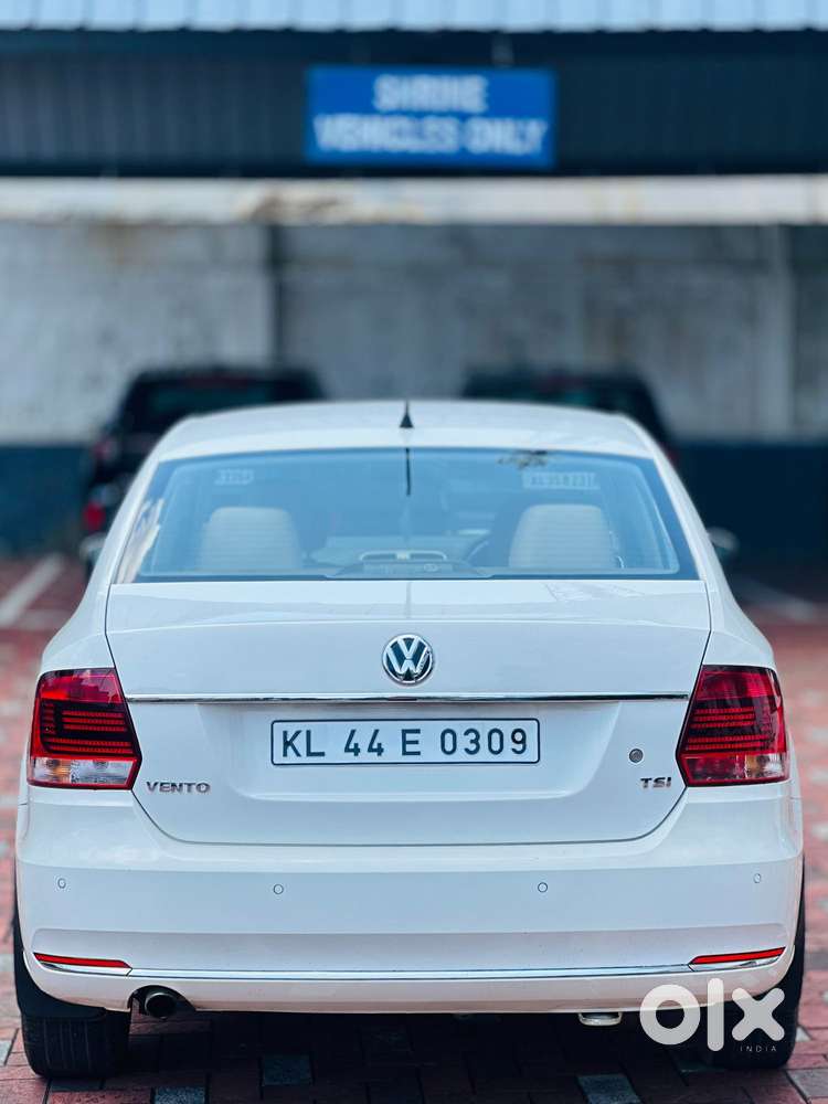 Volkswagen Vento 1.2 Tsi Highline Plus At, 2016, Petrol