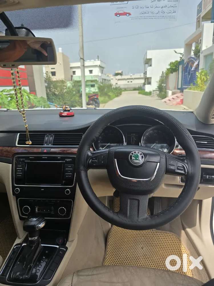Skoda Superb Elegance 2011 Car