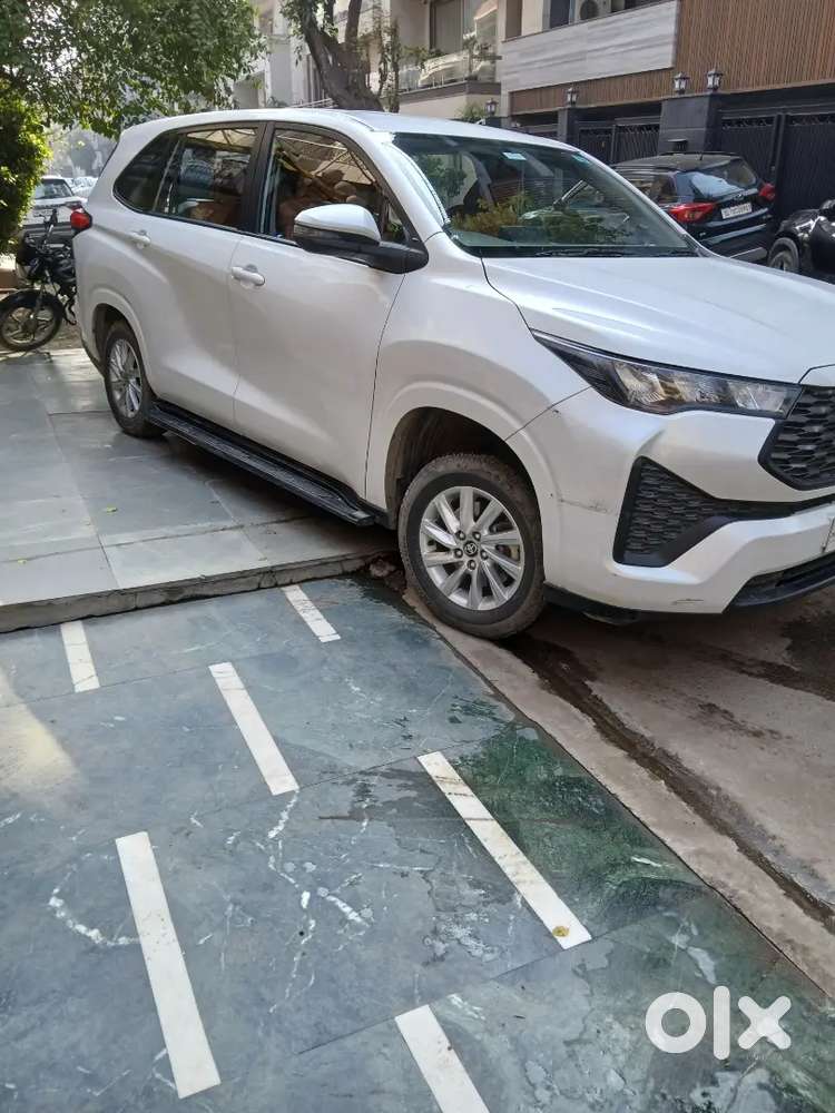 Toyota Innova Hycross 2025 Petrol 51000 Km Driven
