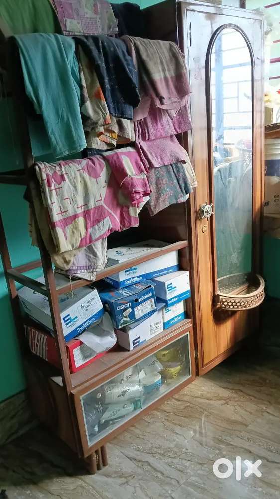 Want to sale old furniture