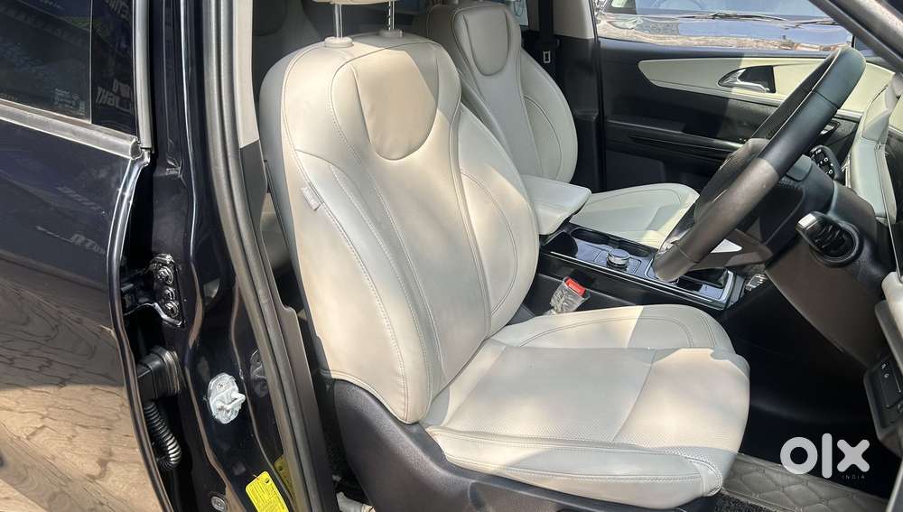 Mahindra Xuv700 2.2 Ax 7 Diesel Mt Luxury Pack Str, 2022, Diesel