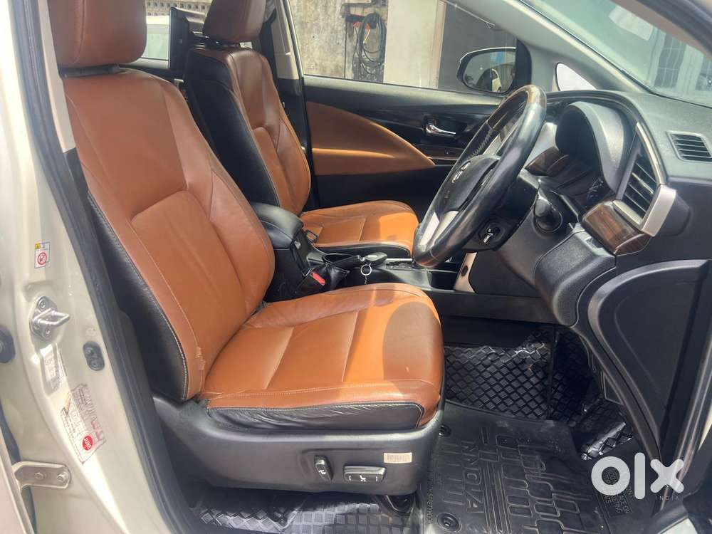 Toyota Innova Crysta 2.8z Automatic, 2016, Diesel