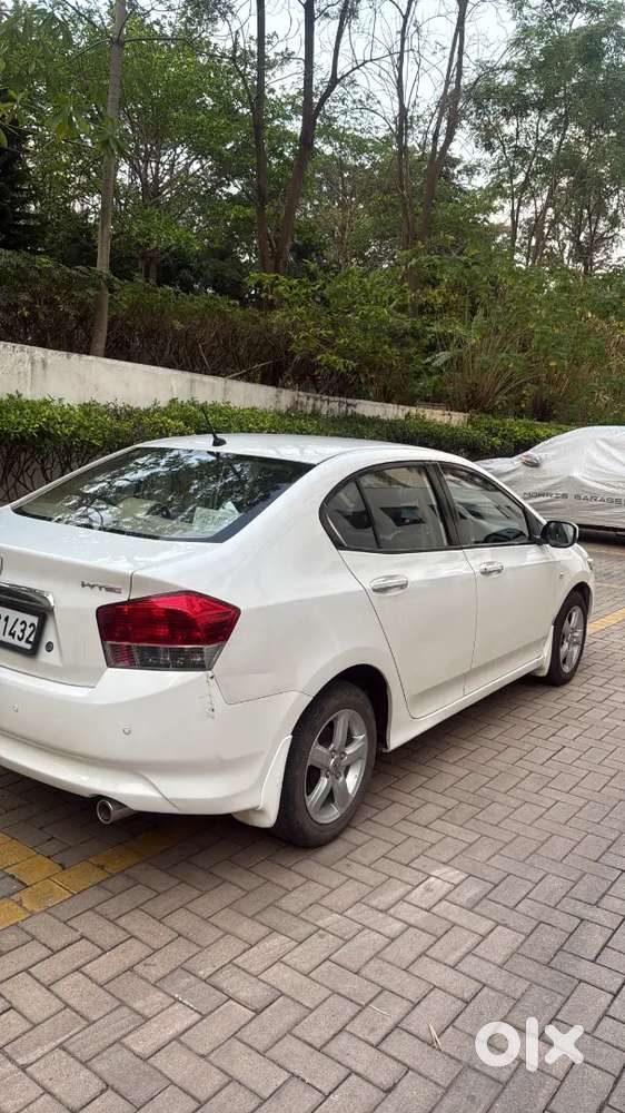 Well Maintained 2011 Honda City Company Serviced