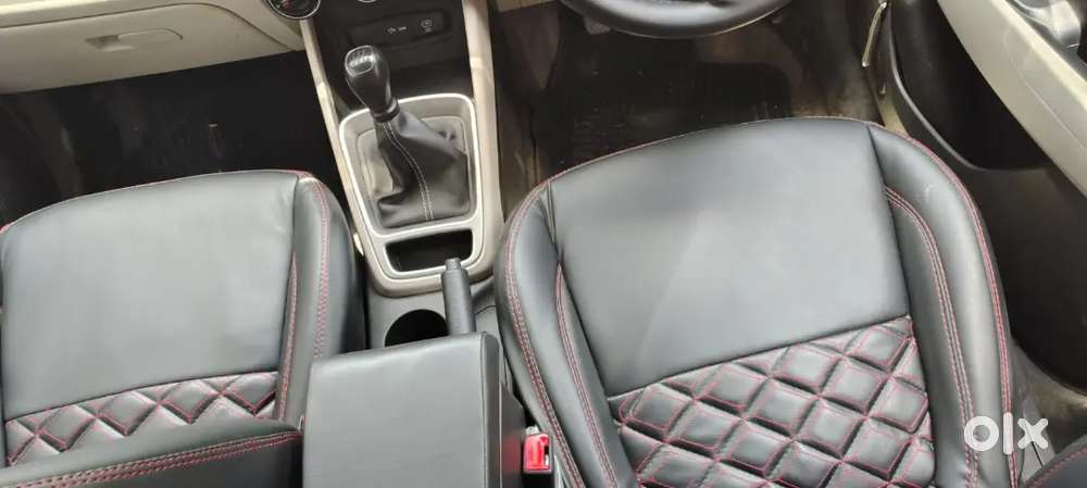 Hyundai Venue 2025 Petrol 13000 Km Driven