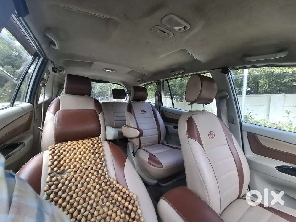 Toyota Innova 2.5 G 2015