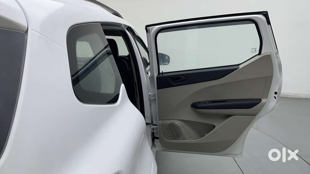 Renault Triber Rxt, 2022, Petrol