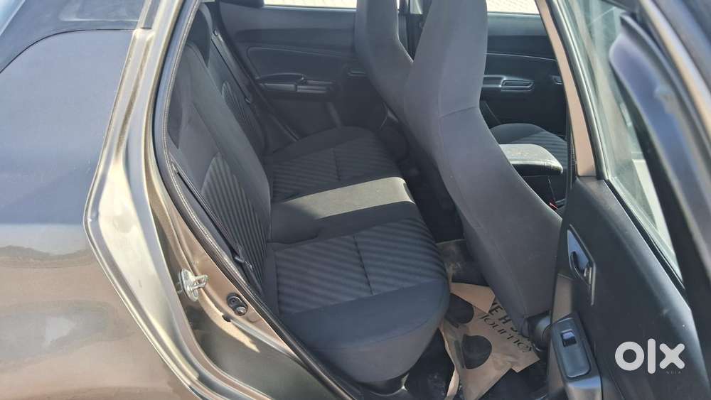 Maruti Suzuki Swift 1.2 Lxi (o), 2023, Petrol