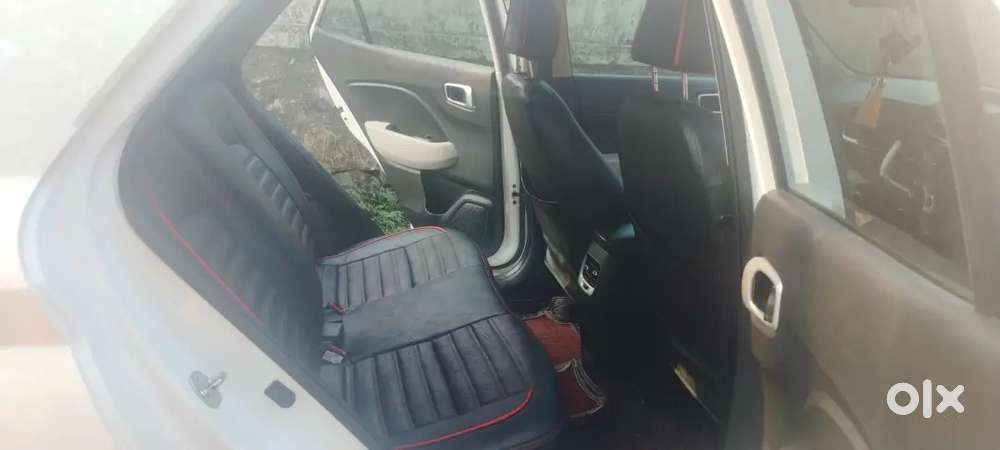 Hyundai Venue 2025 Diesel 14000 Km Driven