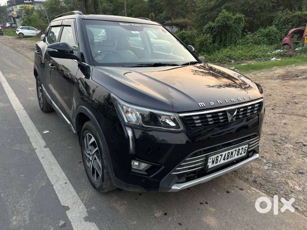 Mahindra Xuv300 W8 1.2 Petrol Dual Tone, 2022, Petrol