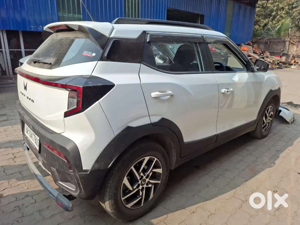 Mahindra Xuv 3xo 2025 Petrol 2500 Km Driven