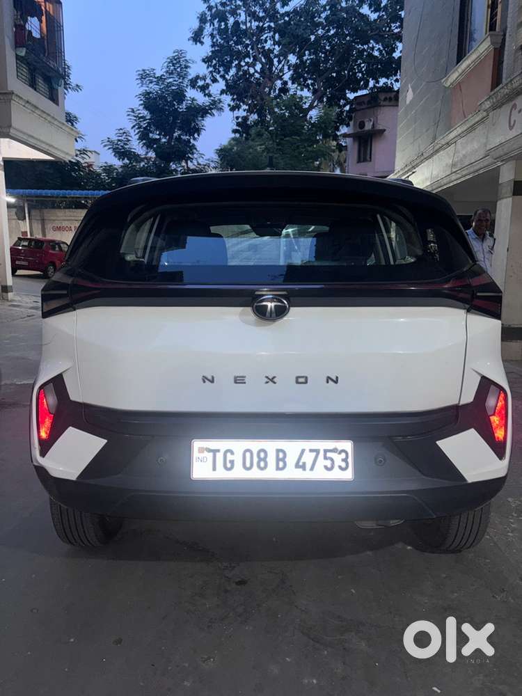 Tata Nexon Smart Plus With Sunroof 2024 In Neat Condition