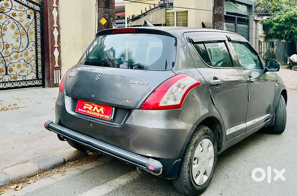 Maruti Suzuki Swift Lxi Optional-o, 2015, Petrol