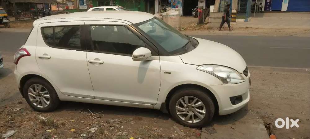 Maruti Swift Zxi Top Model Diesel , Good Average ,well Maintain