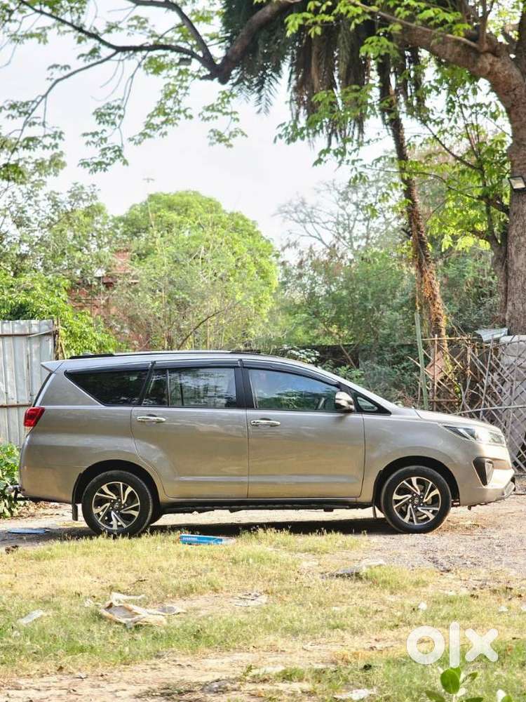 Toyota Innova Crysta 2.4 G Mt 8s, 2022, Diesel