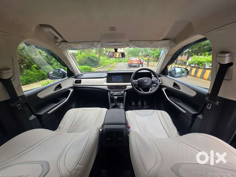Mahindra Xuv700 Mx Diesel Mt 5 Str (e), 2022, Diesel