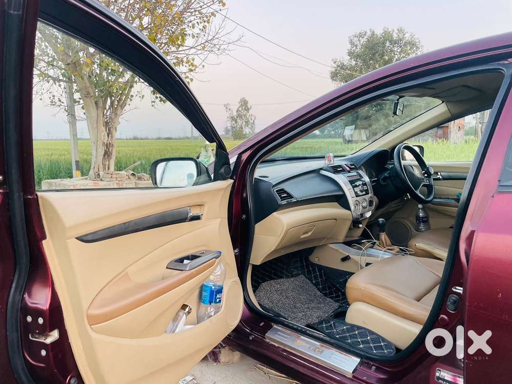 Vip 6161  Honda City V-mt (top Model)  1lac Km  2013  Good Car