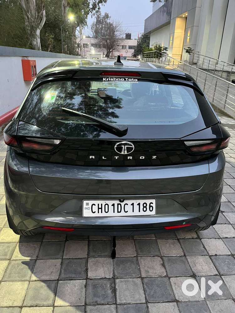 Sale Of Tata Altroz Top Model