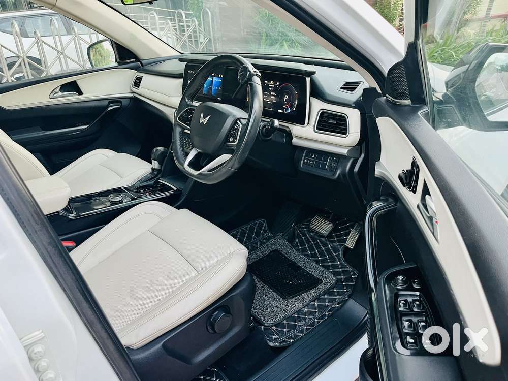 Mahindra Xuv700 2.2 Ax 7 Diesel At Luxury Pack Str, 2023, Diesel