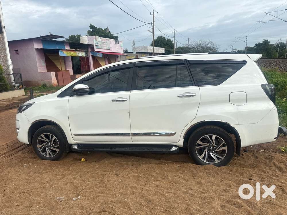 Toyota Innova Crysta 2021 Variant