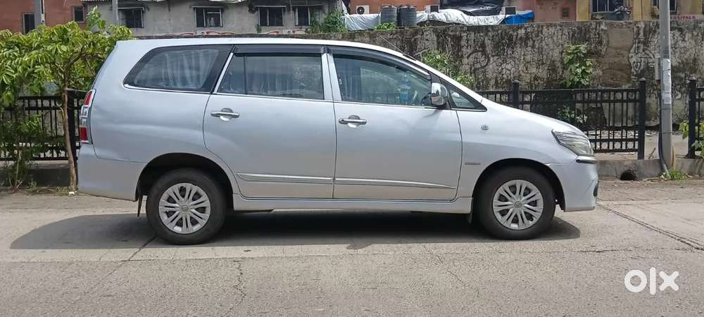 Toyota Innova 2.5 G (diesel) 8 Seater Bs Iv, 2015, Diesel