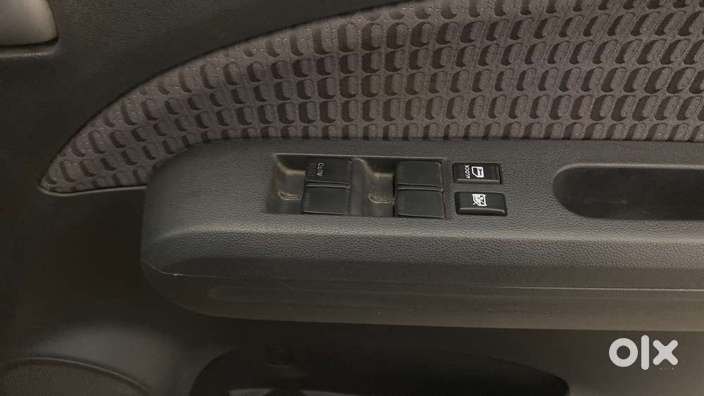 Maruti Suzuki Ritz Vxi, 2015, Petrol