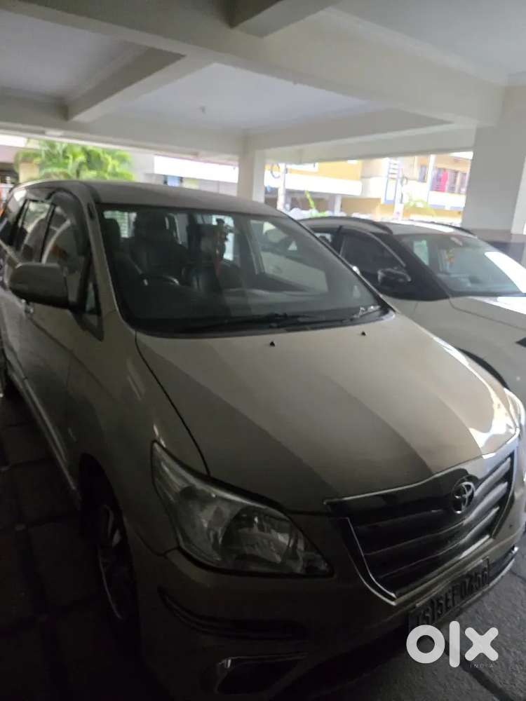 Toyota Innova 2015
