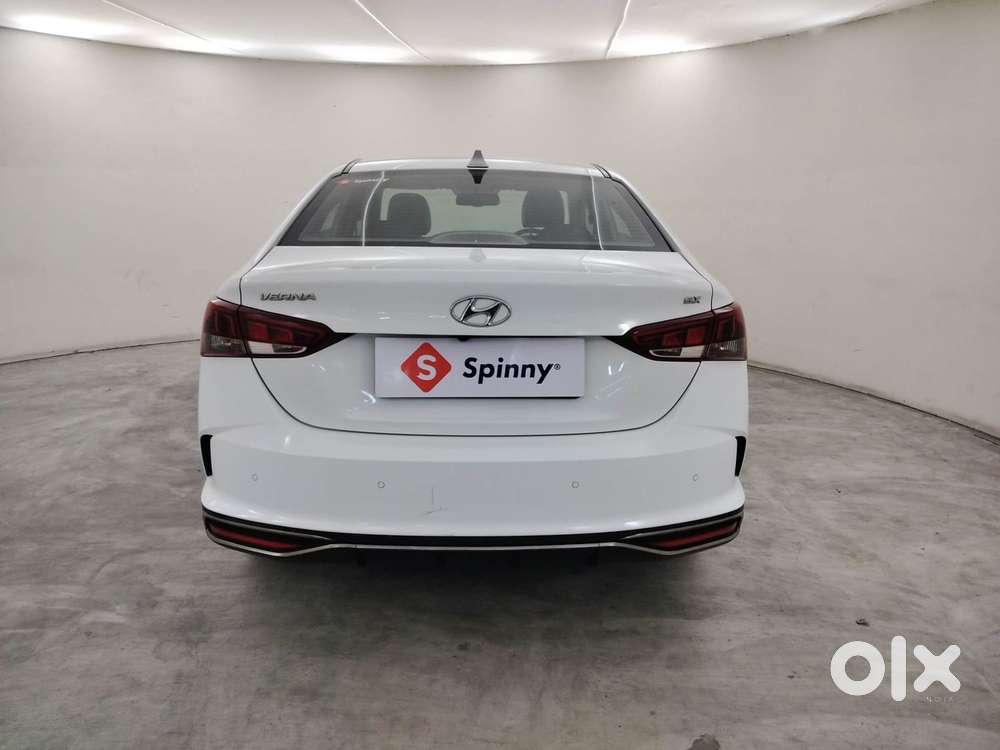 Hyundai Verna 1.5 Sx Vtvt Ivt, 2022, Petrol