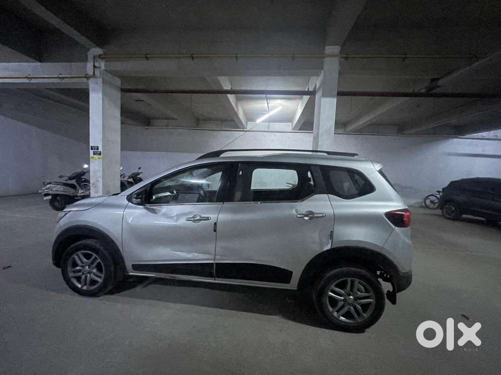 Renault Petrol 2023 Car