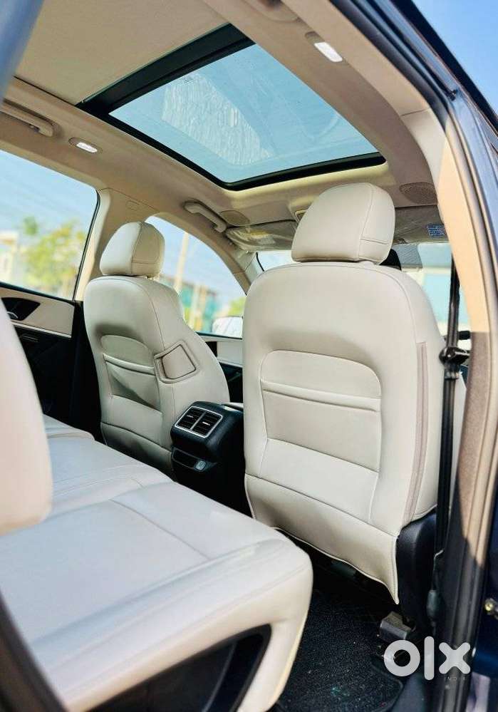 Mahindra Xuv700 2.2 Ax 7 Diesel At Luxury Pack Str, 2023, Diesel