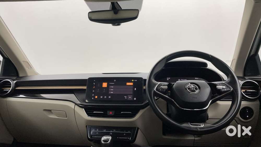 Skoda Slavia Style 1.0l Tsi Mt, 2022, Petrol