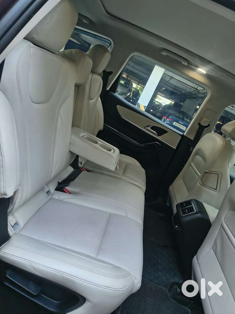 Mahindra Xuv700 2.2 Ax 7 Diesel At Str, 2024, Diesel