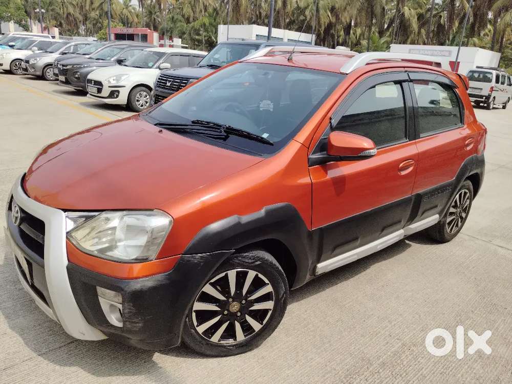 **toyota Etios Liva Cross 2015 – Sporty Orange – Excellent Condition**