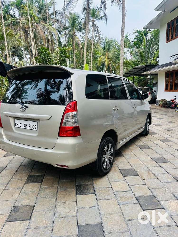 Toyota Innova 2012 Diesel 190000 Km Driven
