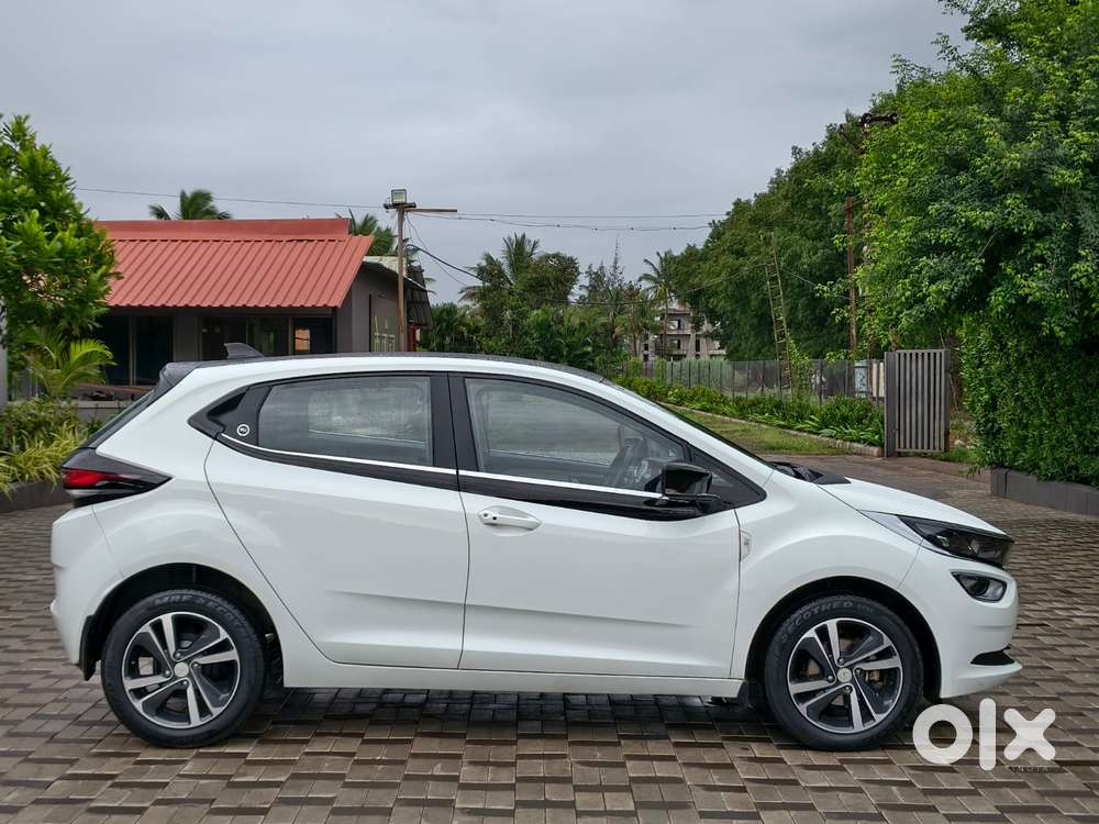 Tata Altroz 1.2 Xz Plus Dark Edition, 2023, Petrol