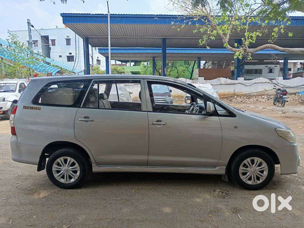 Toyota Innova 2.5 G (diesel) 8 Seater Bs Iv, 2015, Diesel