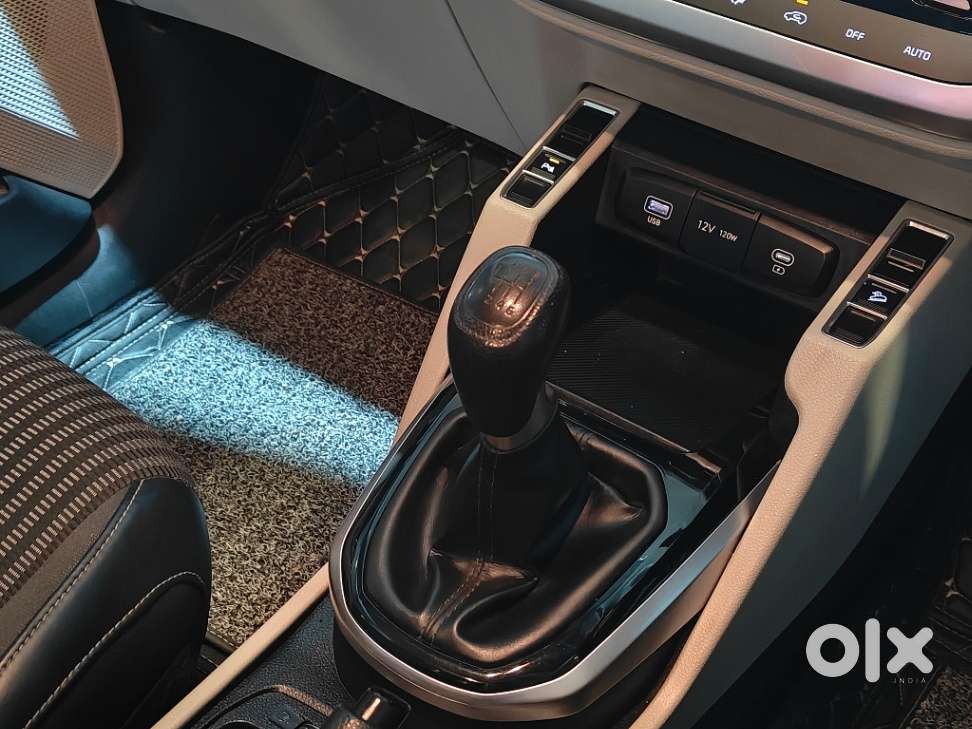 Kia Carens 1.4 Prestige Plus Turbo 7 Str, 2022, Petrol