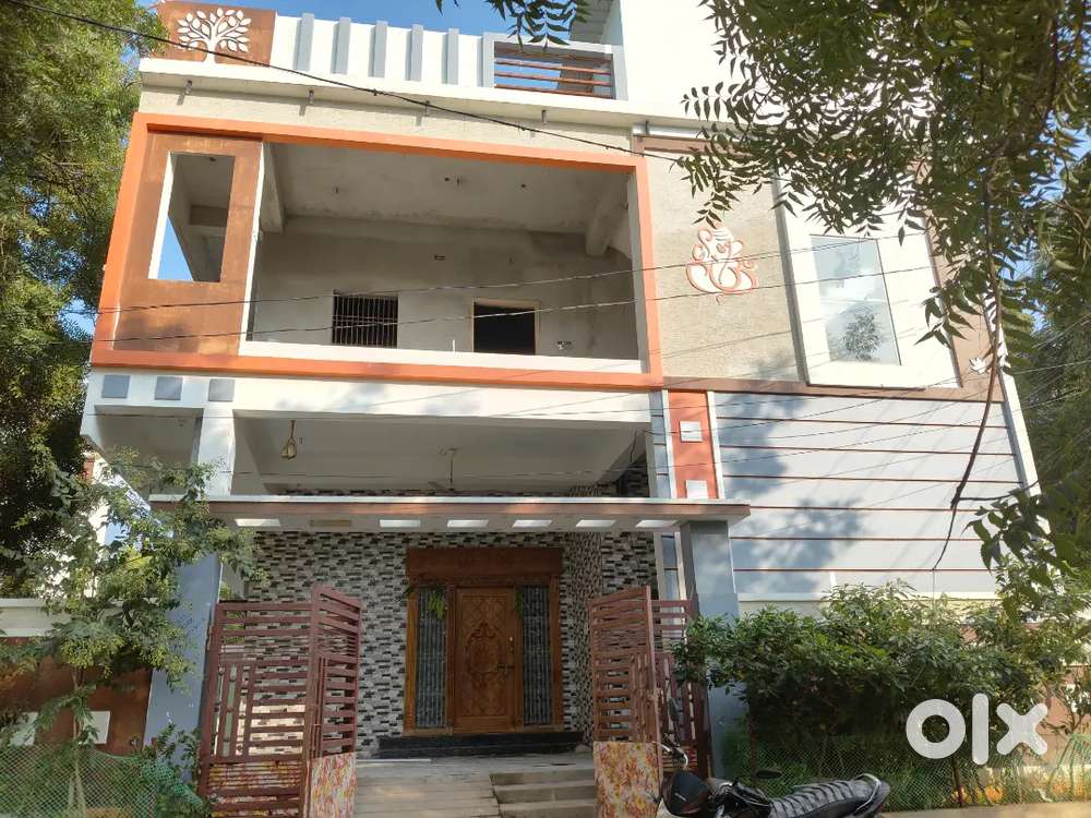 G+1 building, 4 cents,Good community,Tilak nagar,highways