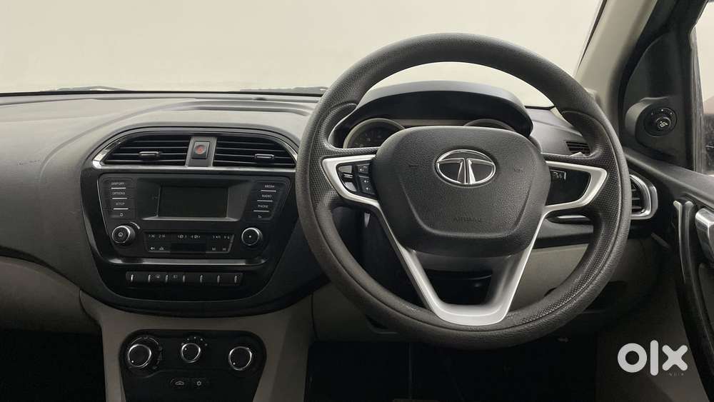 Tata Tiago Xza, 2017, Petrol