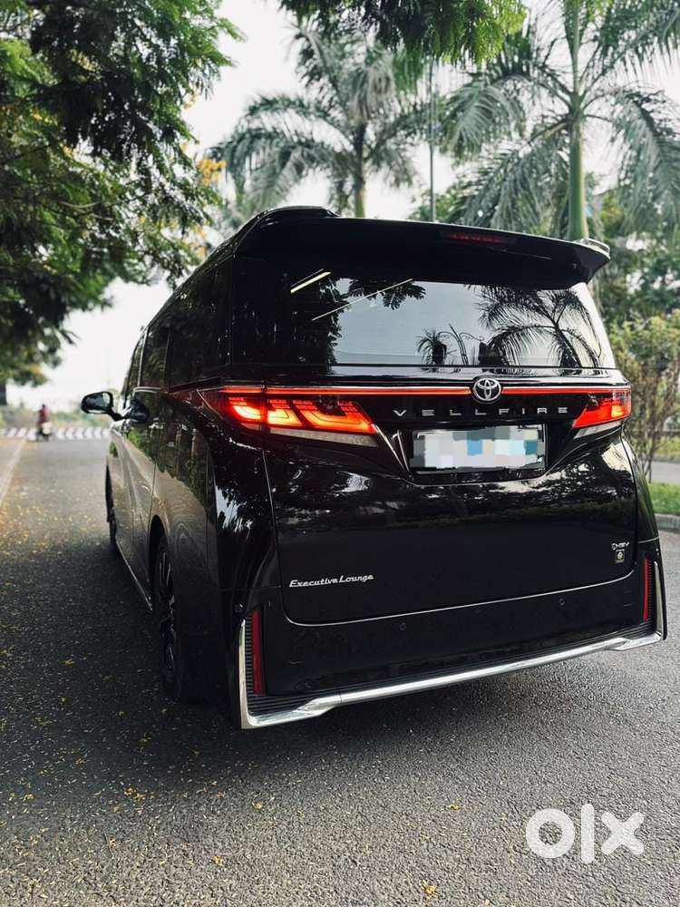 Toyota Vellfire Vip – Executive Lounge, 2025, Petrol