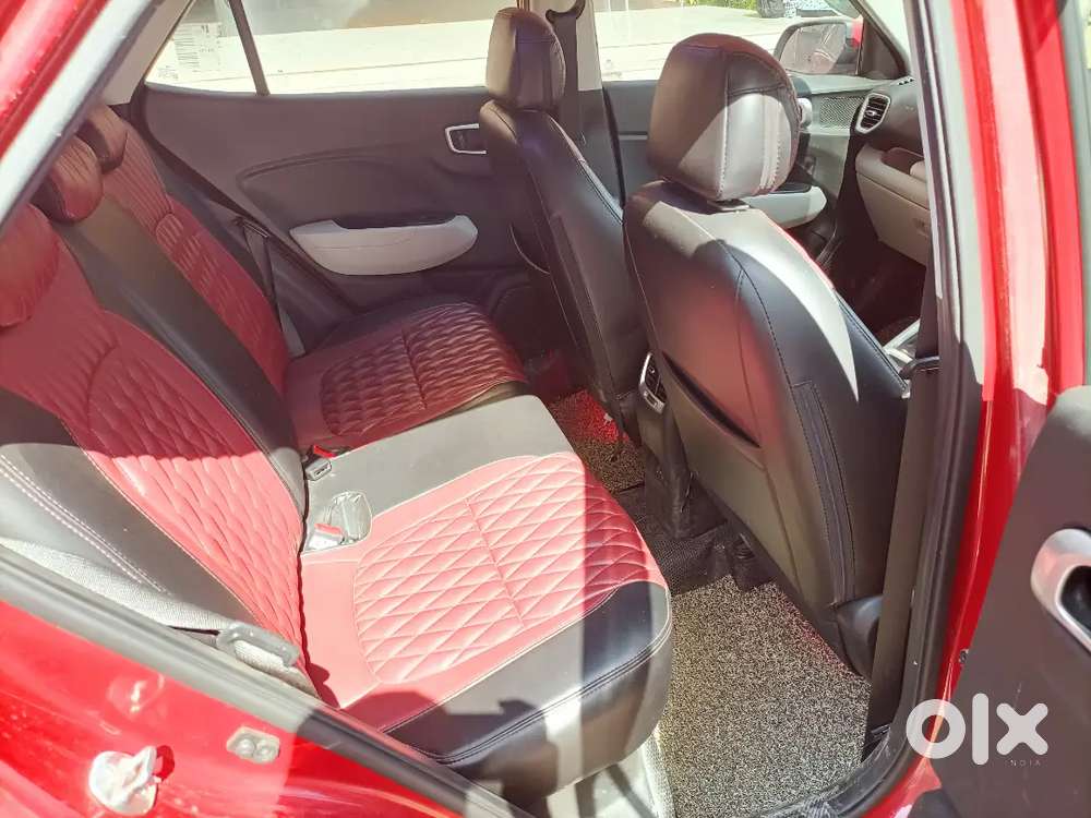 Hyundai Venue 2023 Petrol 5000 Km Driven