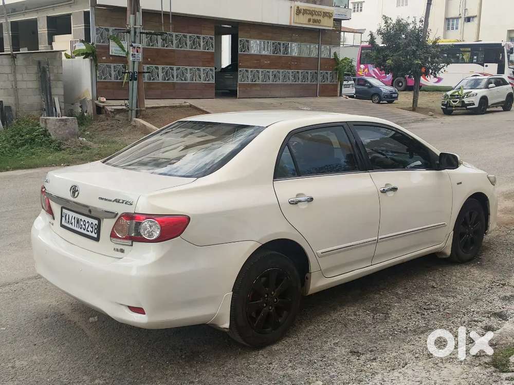 Toyota Corolla Altis 2012